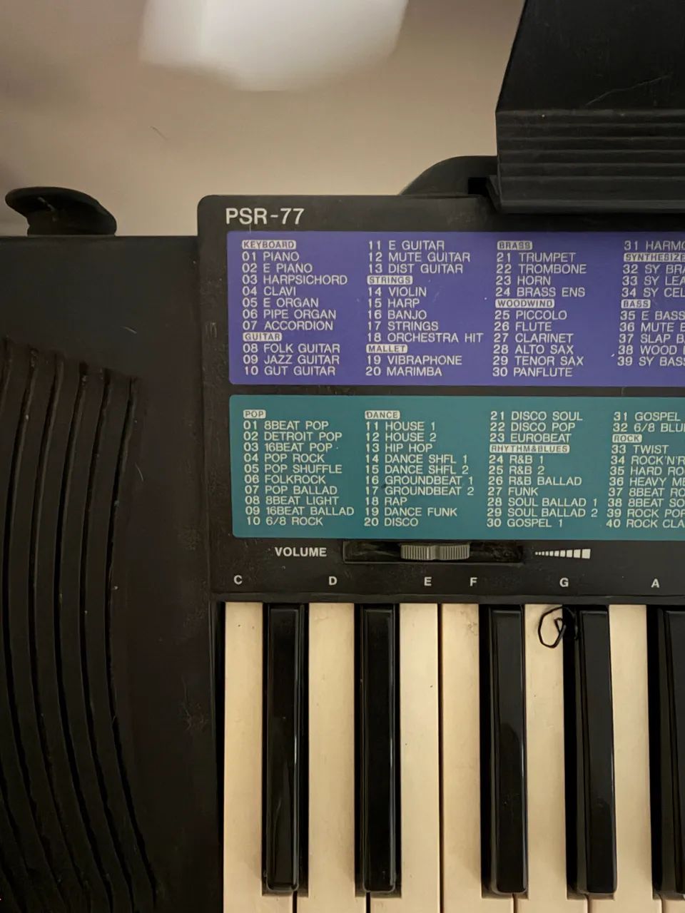 Teclado Yamaha PSR-77 - Foto 2