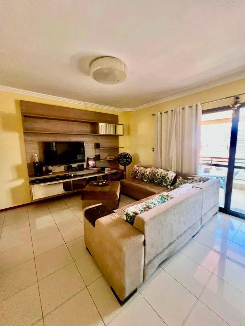 Palácio Real 4 suítes 2 vagas de garagem