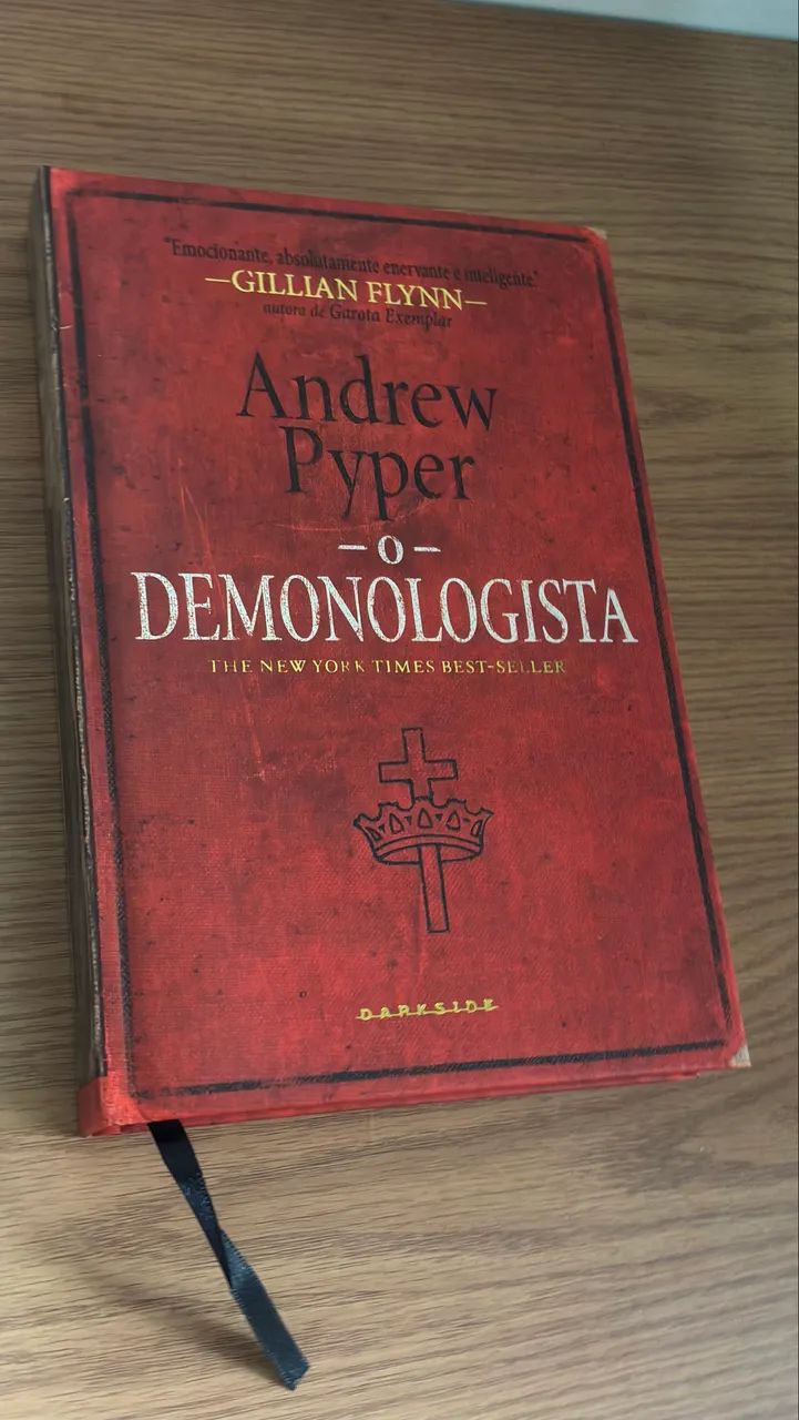Livro O Demonologista ed. Darkside