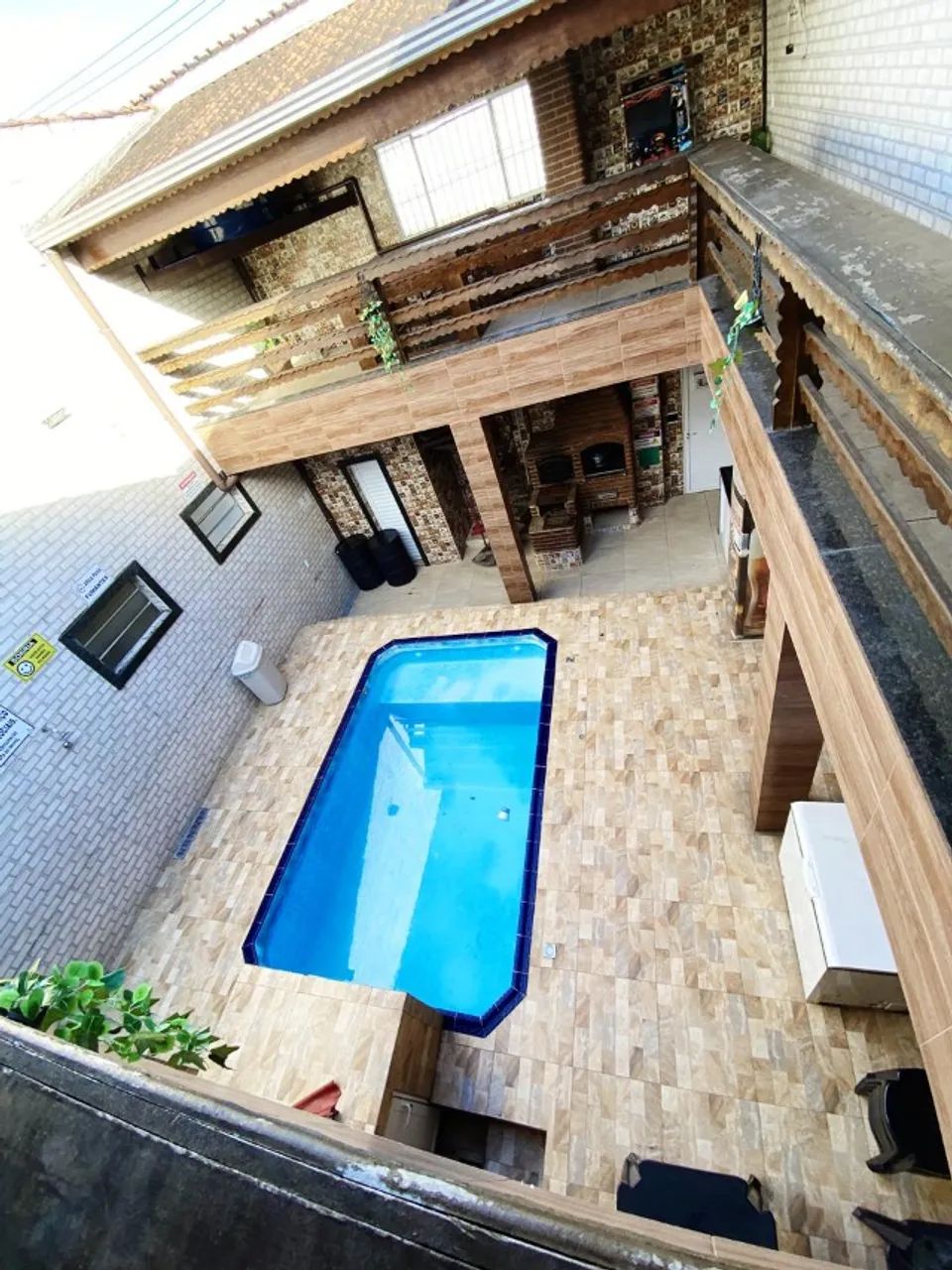 Duplex com 3 Dormitórios, 2 Suítes, Piscina, Churrasqueira, Sinuca e Sacada, 360 m2
