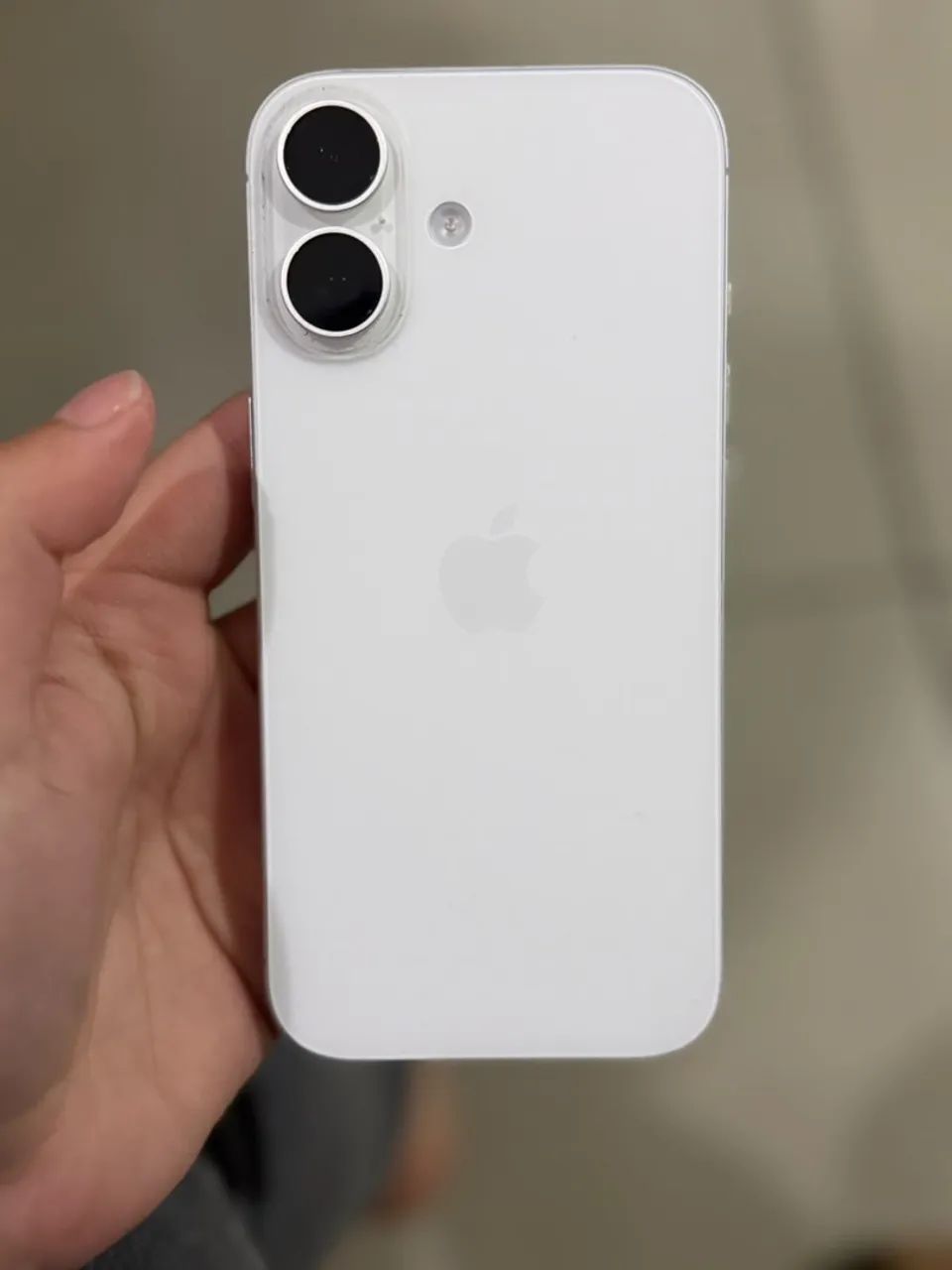 iPhone 17 branco - Foto 2