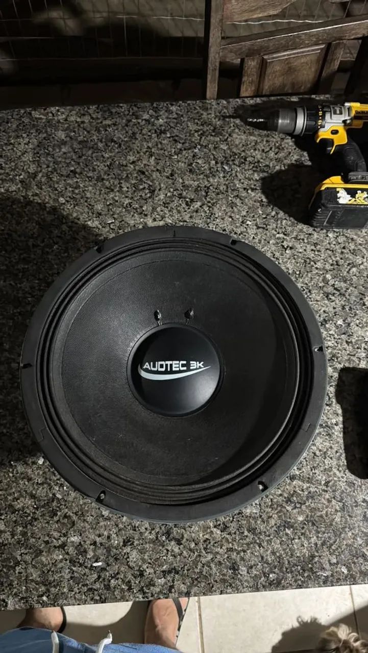 Vendo alto falante Audtec 3k de 15 polegadas 