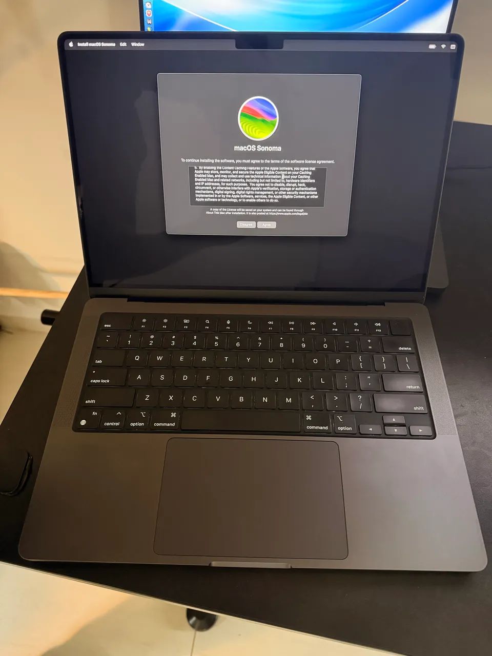 MacBook Pro 14? M3 Pro Space Gray 18GB e 512GB de HD  - Foto 2