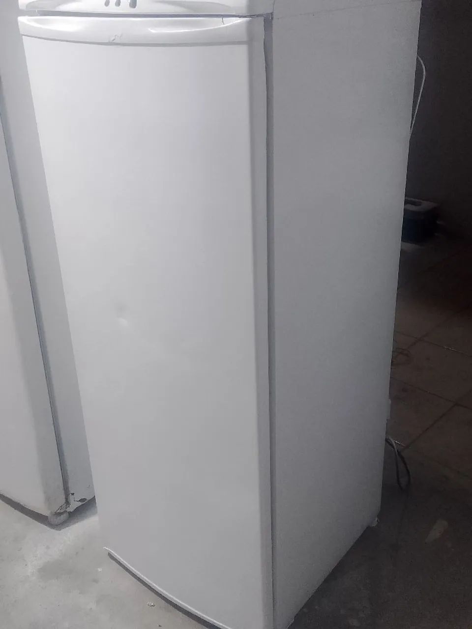 Vendo geladeira Eletrolux funcionando normal 