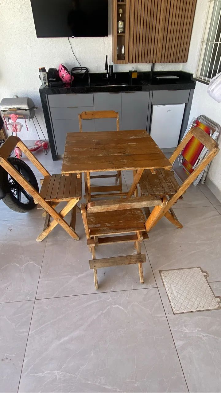 Vendo mesa de madeira 
