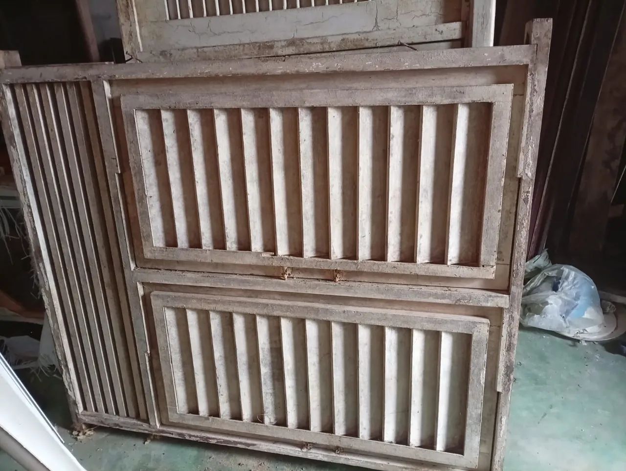vende-se madeira de portão janelão - Foto 2