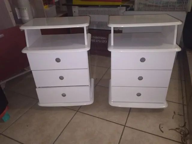 Kit com 2 criados mudos branco + nicho+ 3 gavetas cada  - Foto 2