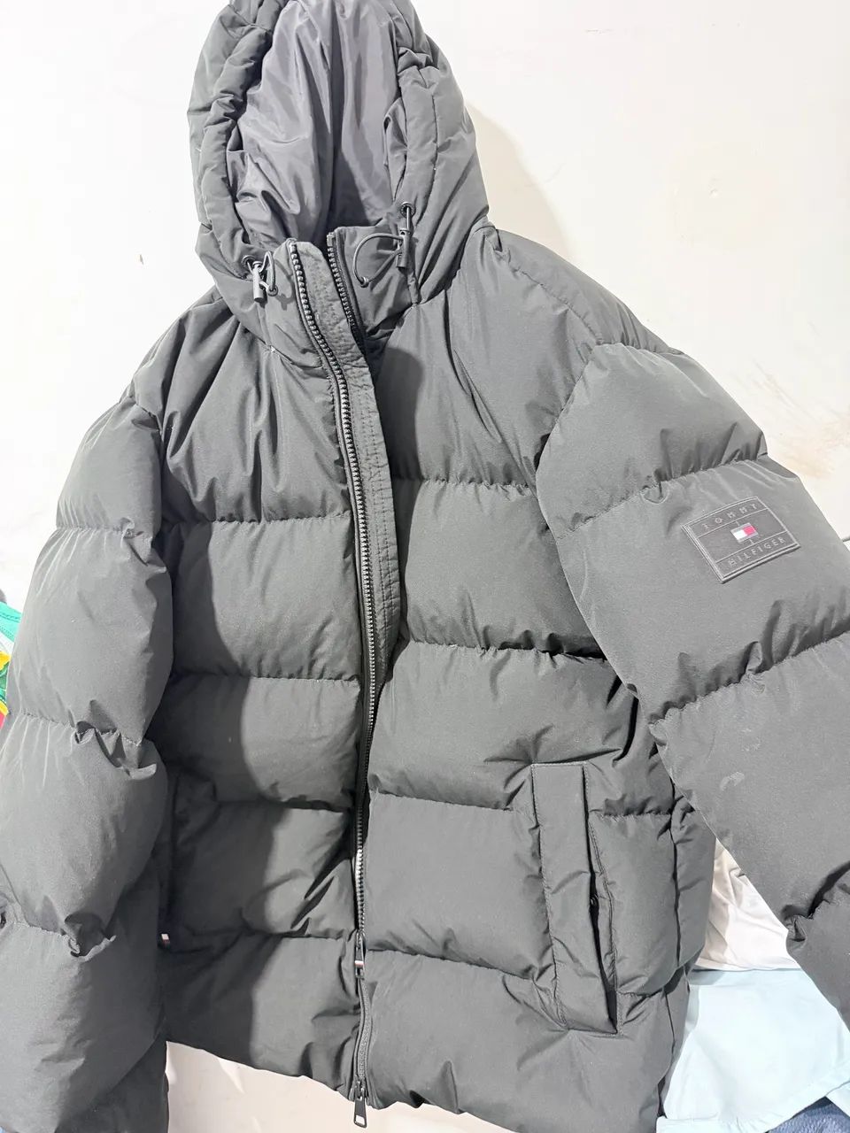Jaqueta Tommy Hilfiger corta vento puffer com pluma de ganso   - Foto 2
