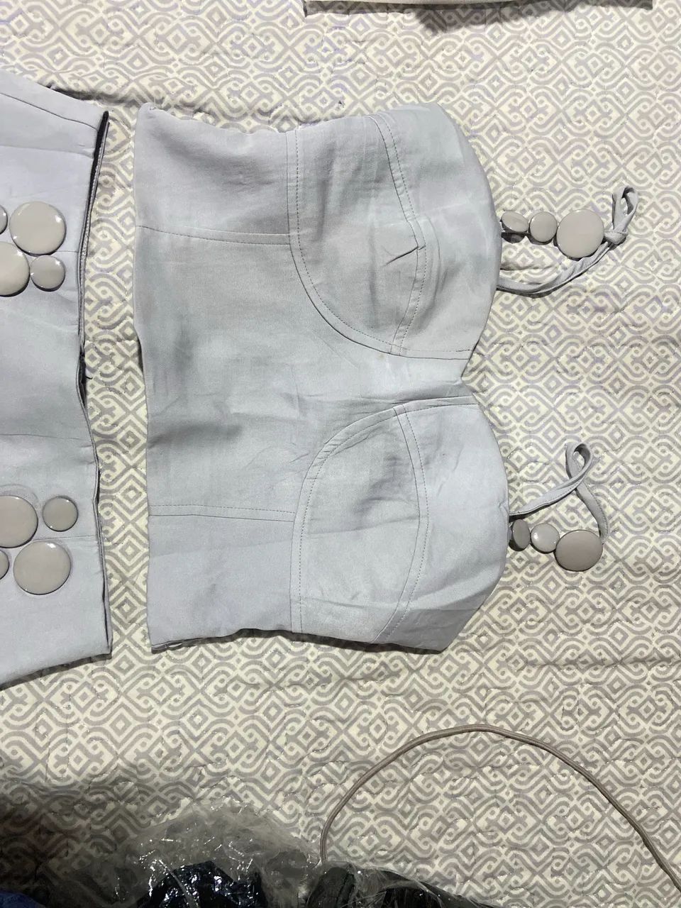 Conjunto sais e blusa cinza tam M - Foto 2