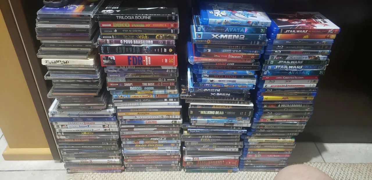 Coleção de Blu-rays / Dvds apenas 10 cada, leia a descrição.