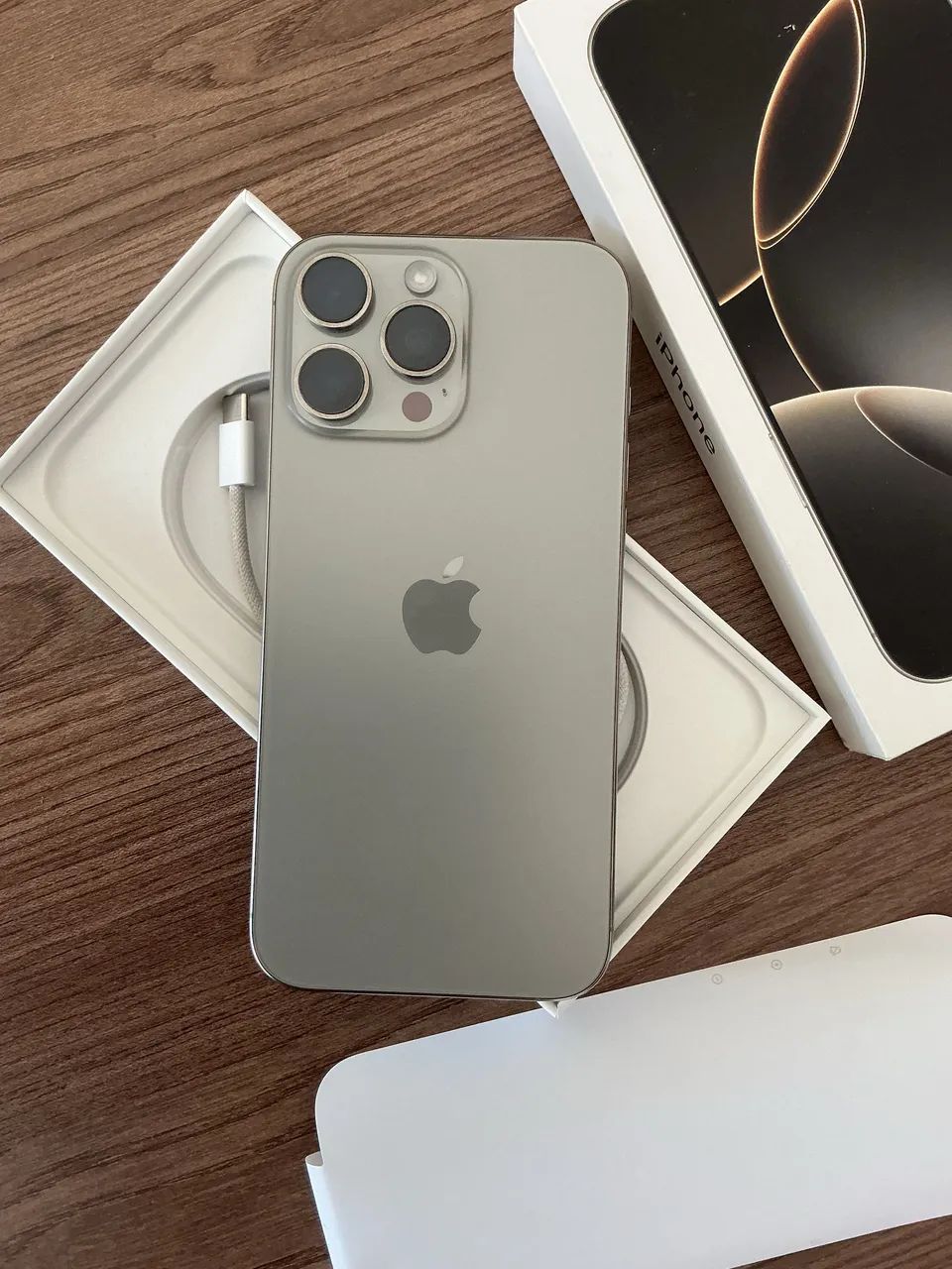 iPhone 16 pro max - EUA - Foto 2