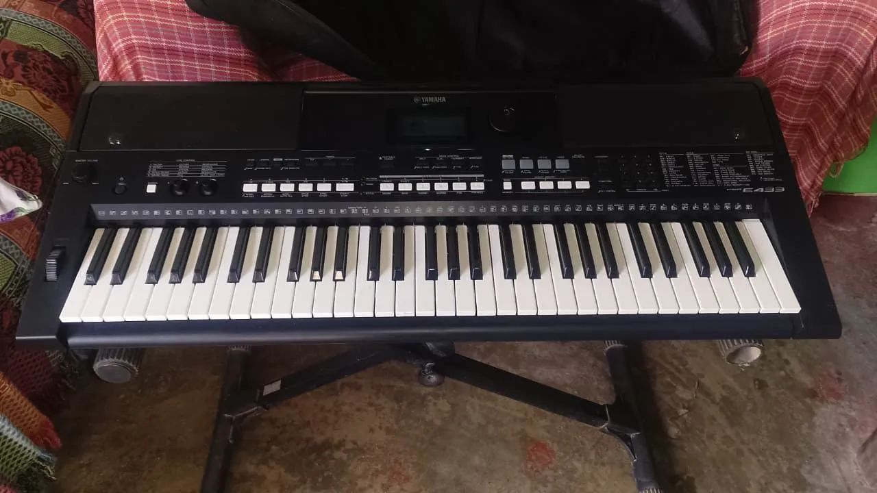 Teclado yamaha psr e433 novinho  - Foto 2