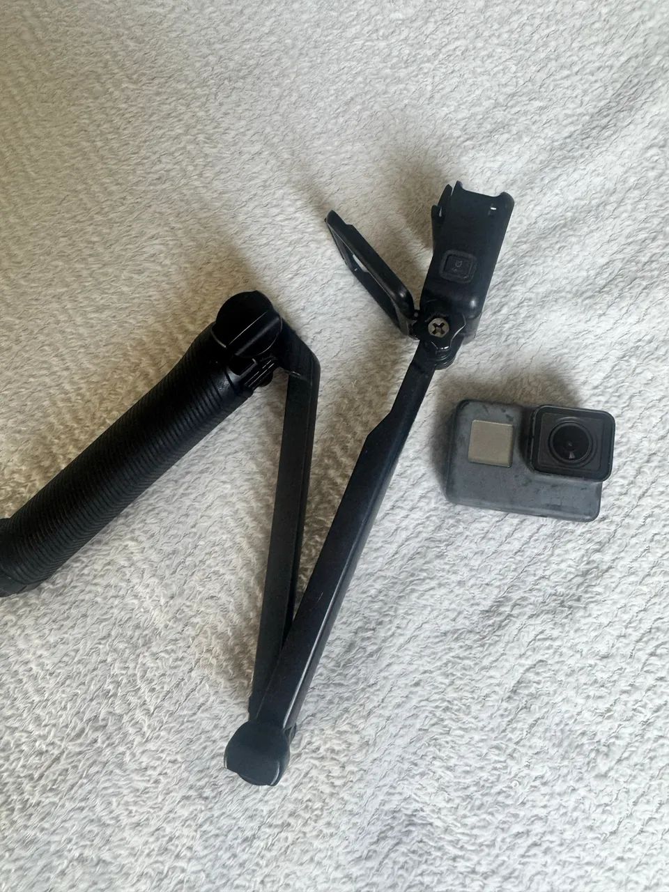 COM DEFEITO - Go Pro + suporte  - Foto 2