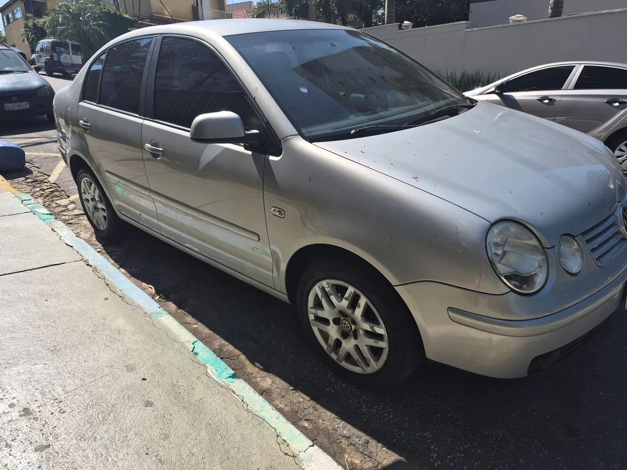Volkswagen Polo Sedan 1.6 MI 101cv 8V 4P 2005