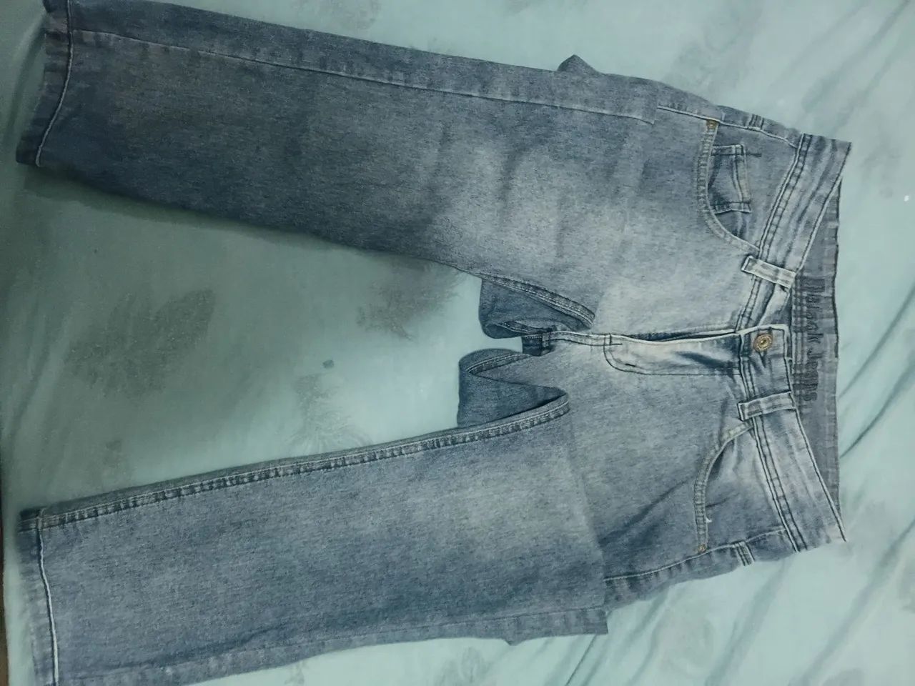 Calça jeans azul reta