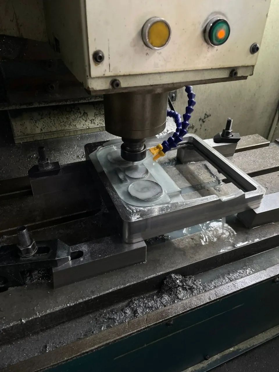 Vende-se Cnc Centro De Usinagem Romi Discovery 360 Maquina Com Geometria 100% - Foto 3