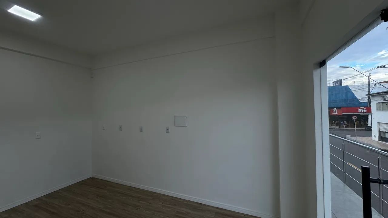 SALA COMERCIAL EM AV PRINCIPAL ALVORADA recém construído   - Foto 3