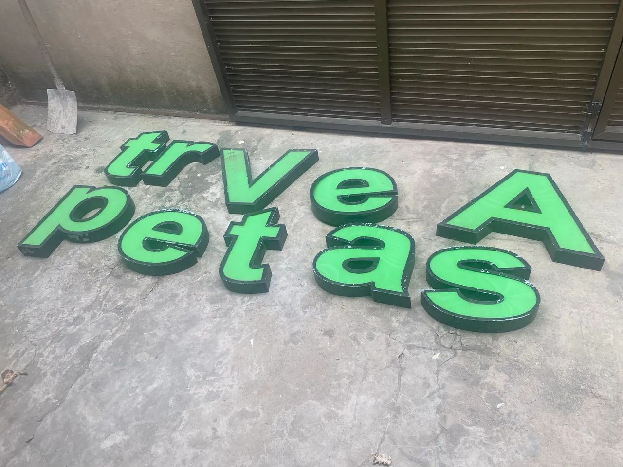 Letra a caixa para iluminação interna com base de encaixe em pvc  - Foto 2