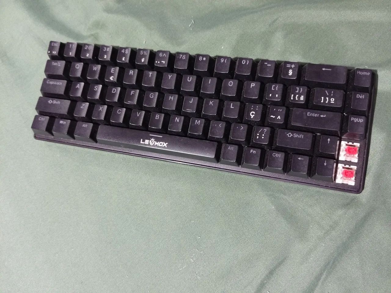 Teclado mecânico + mouse + mouse pad