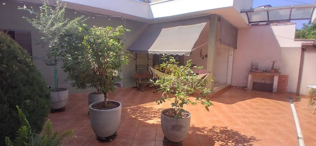 Casa com 3 quartos, Centro - Pindamonhangaba