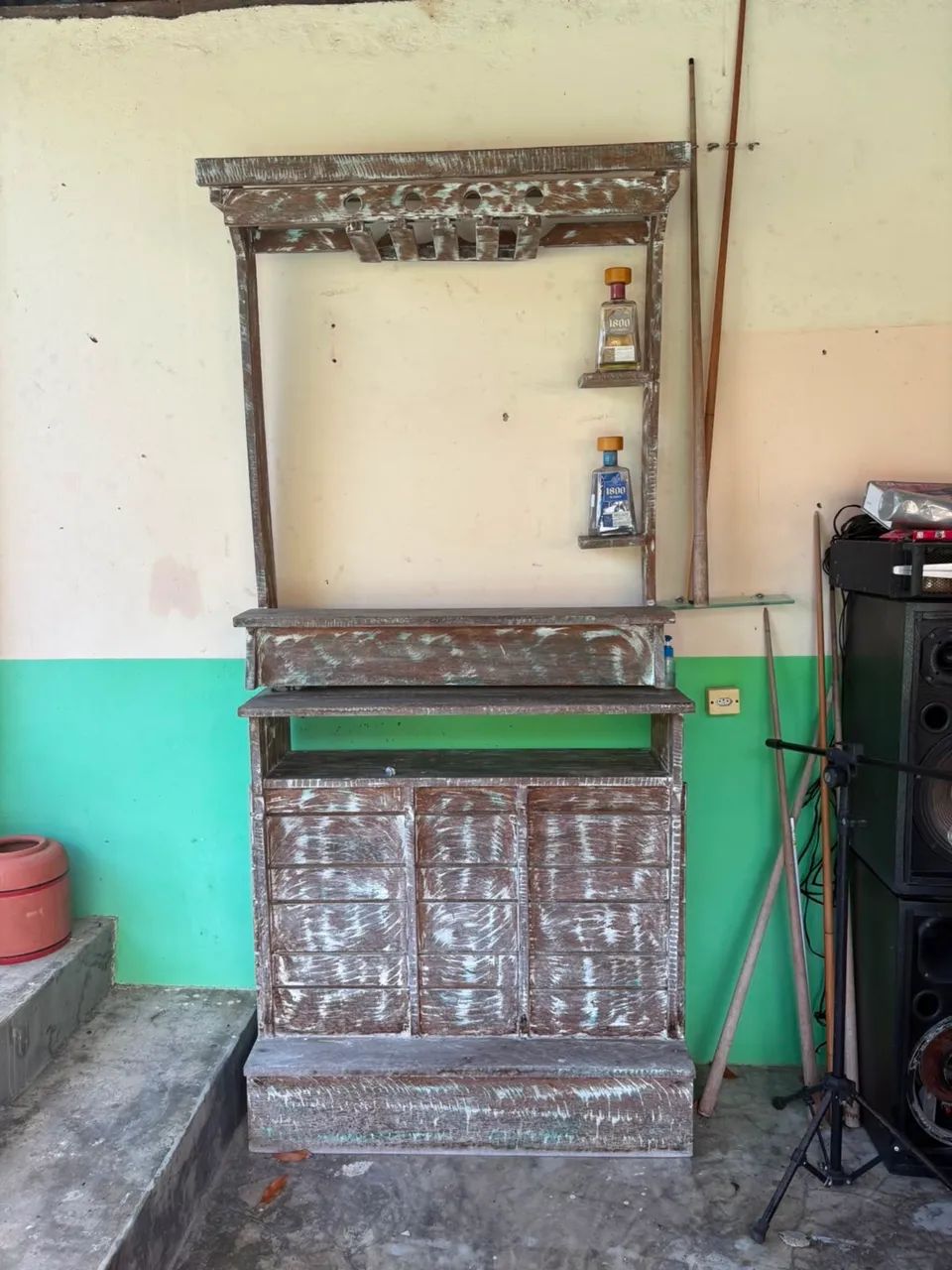 Bar/adega Rústico em Madeira de Gravatá 
