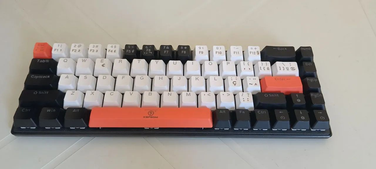 Teclado mecânico 68%