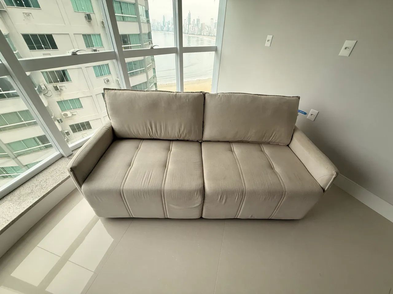 Sofá-Cama Retrátil - Linho Off White - Foto 2