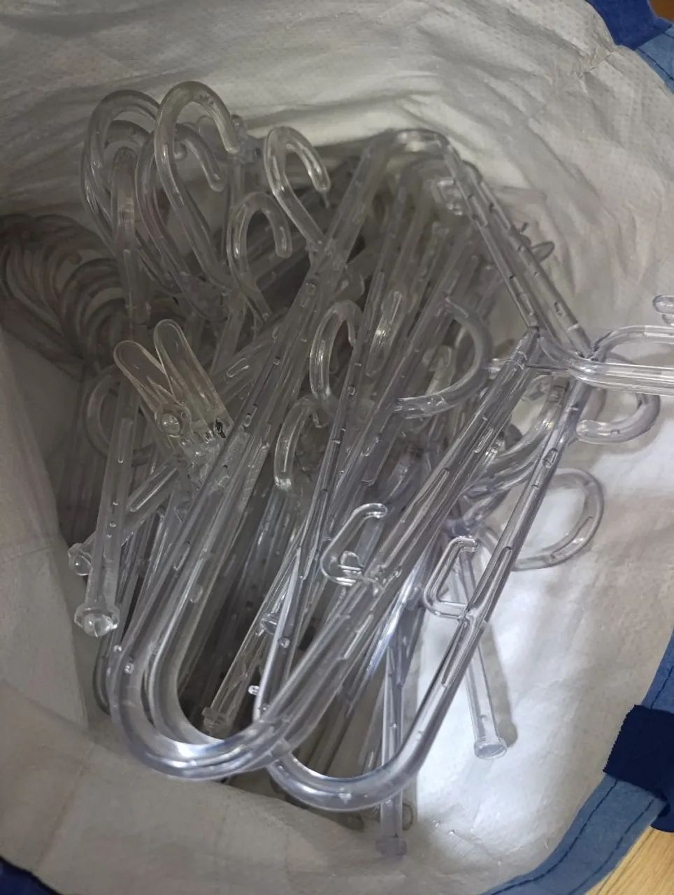 50 cabides para loja 