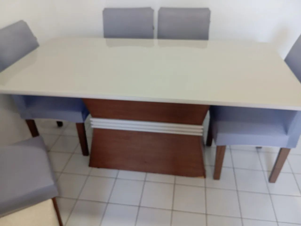 MESA COM 6 CADEIRAS COM TAMPO DE VIDRO - Foto 4