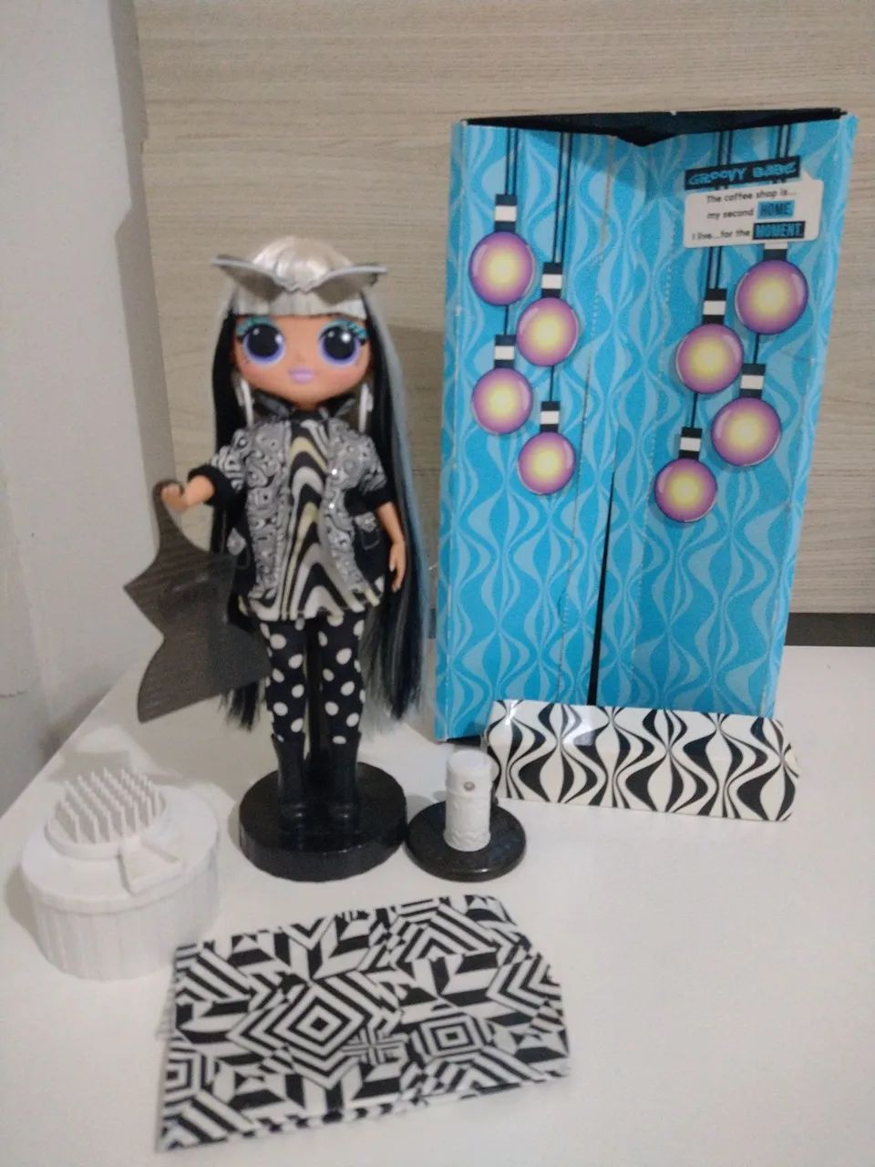 boneca lol omg groovy babe - COMPLETA - Foto 2