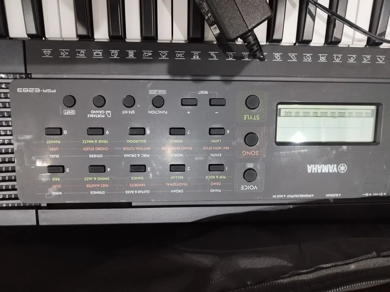 Vendo teclado perfeito estado com fonte funcionando perfeitamente sem tripe - Foto 2