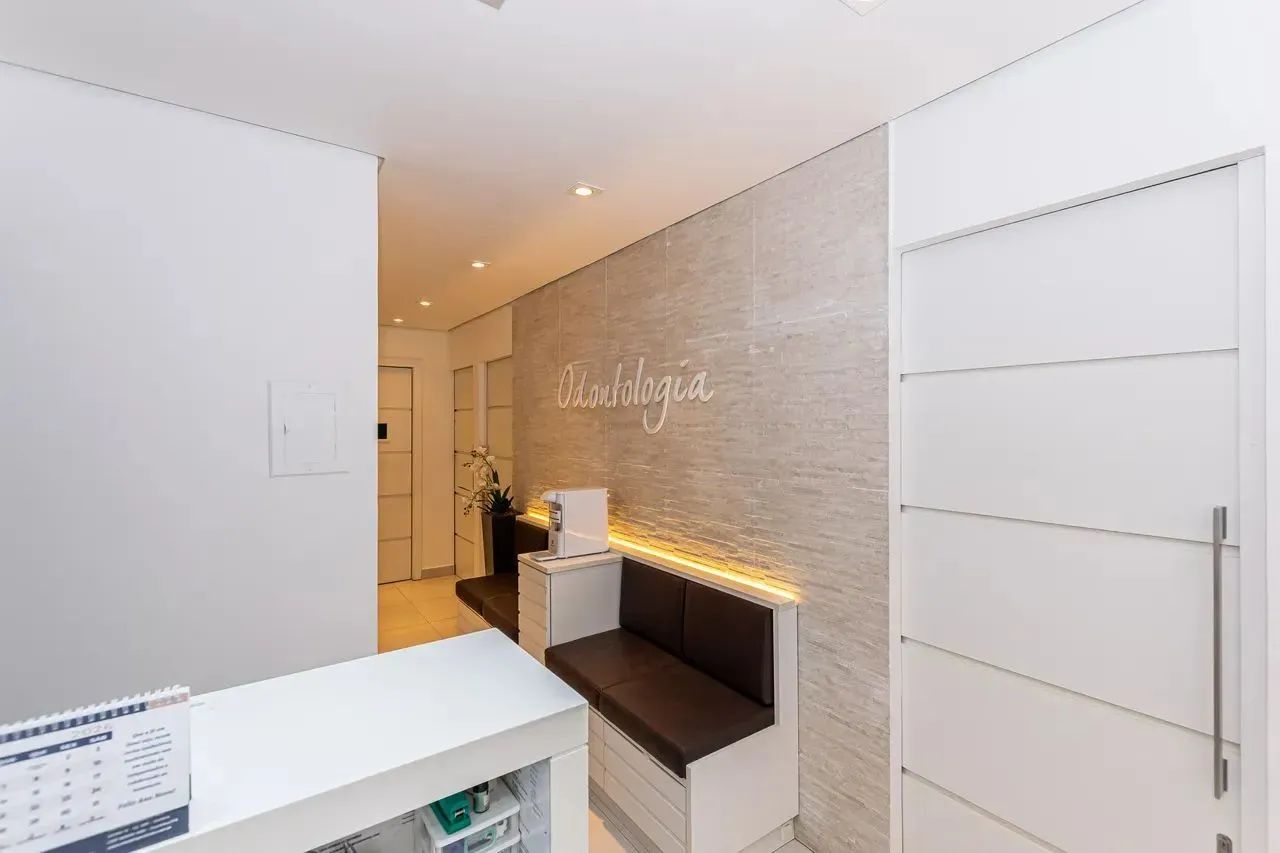 Sala comercial a venda com 4 consultórios, 71 m² - Centro