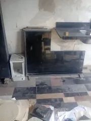 Mesa balcão em forma de L, granito preto são Gabriel 