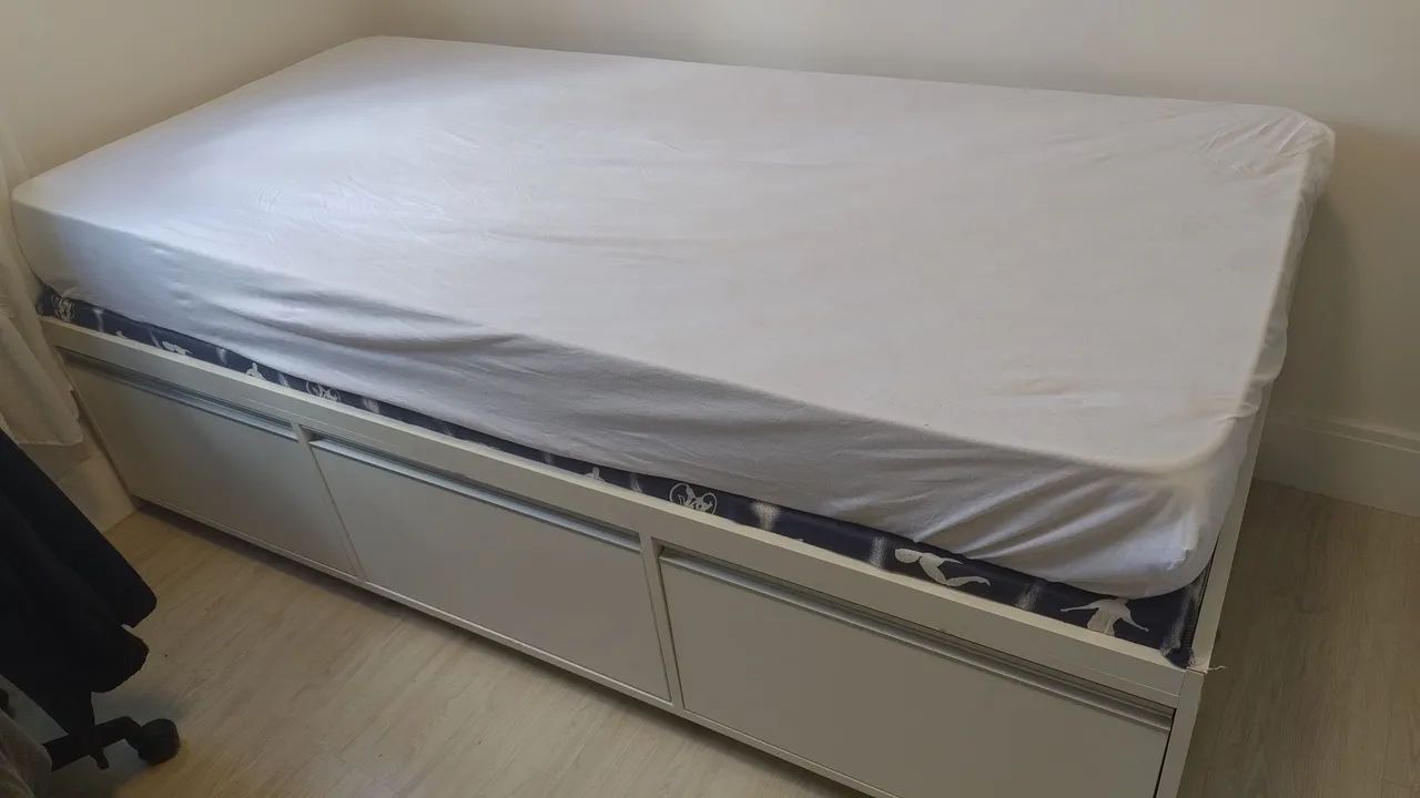 Cama de solteiro + colchão novo