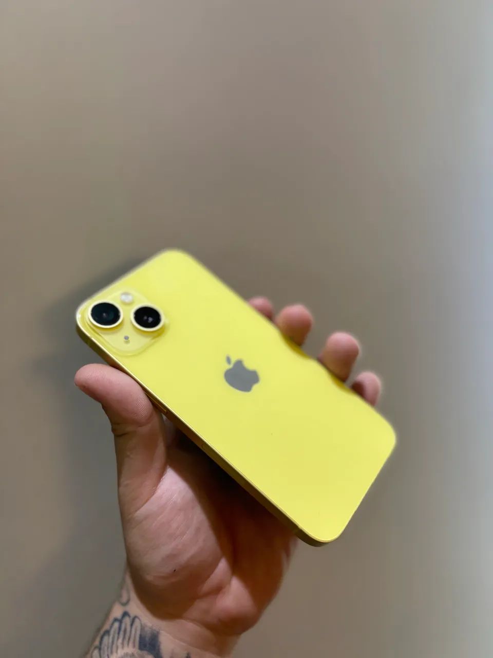 Iphone 14 Yellow 128gb 2250 SO HJ - Celulares e Smartphones