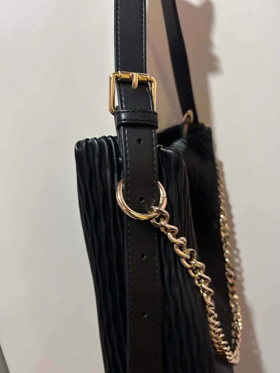 Bolsa preta Constance texturizada 