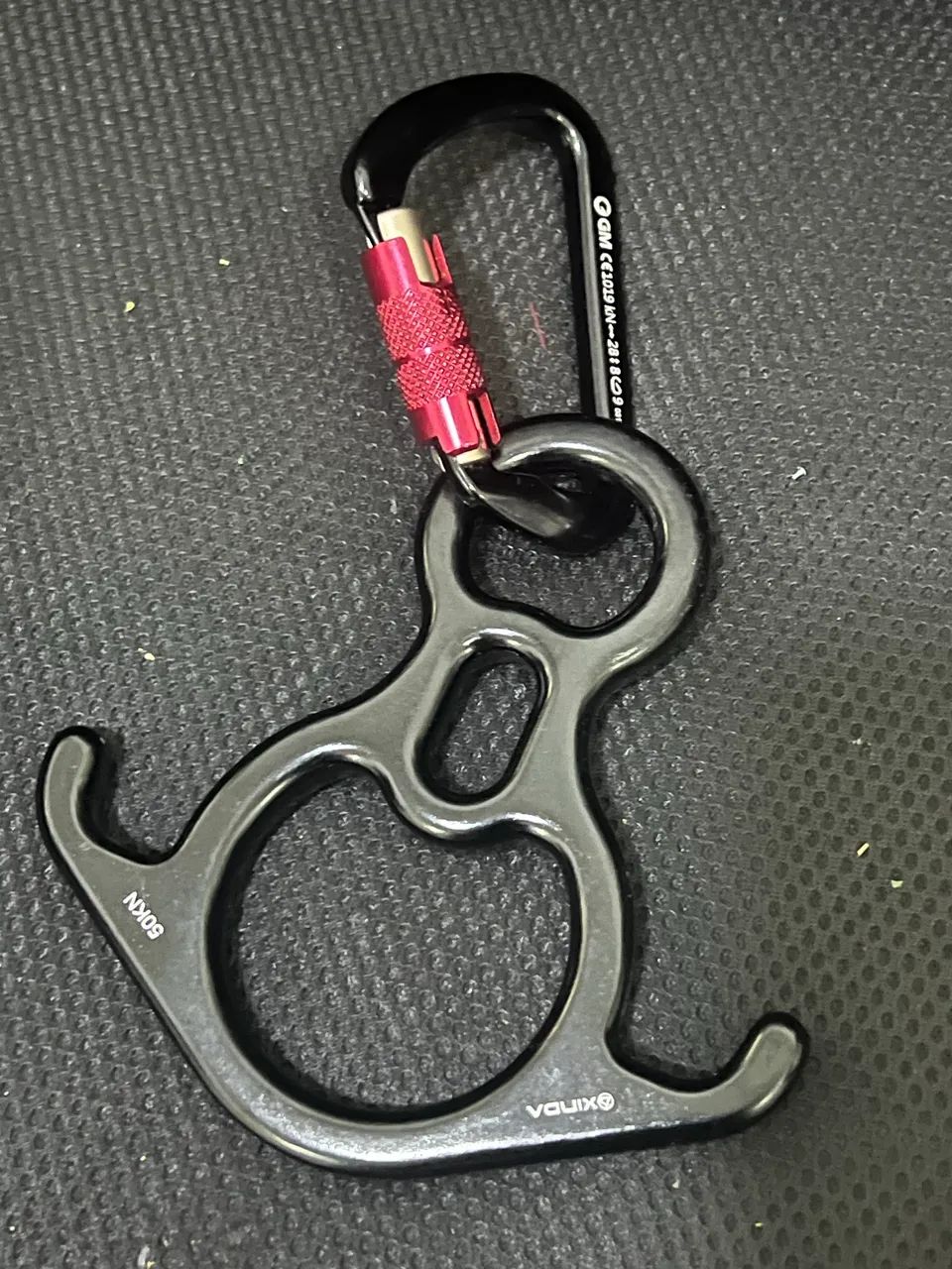 Descensor 8 com mosquetão escalada rapel