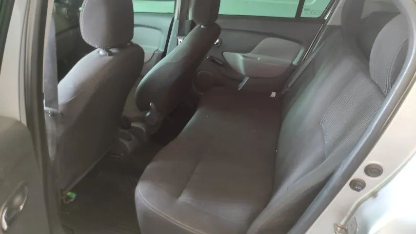 Renault Logan Expres./Exp. UP Hi-Flex 1.0 16V 4p, foto 5 de 6