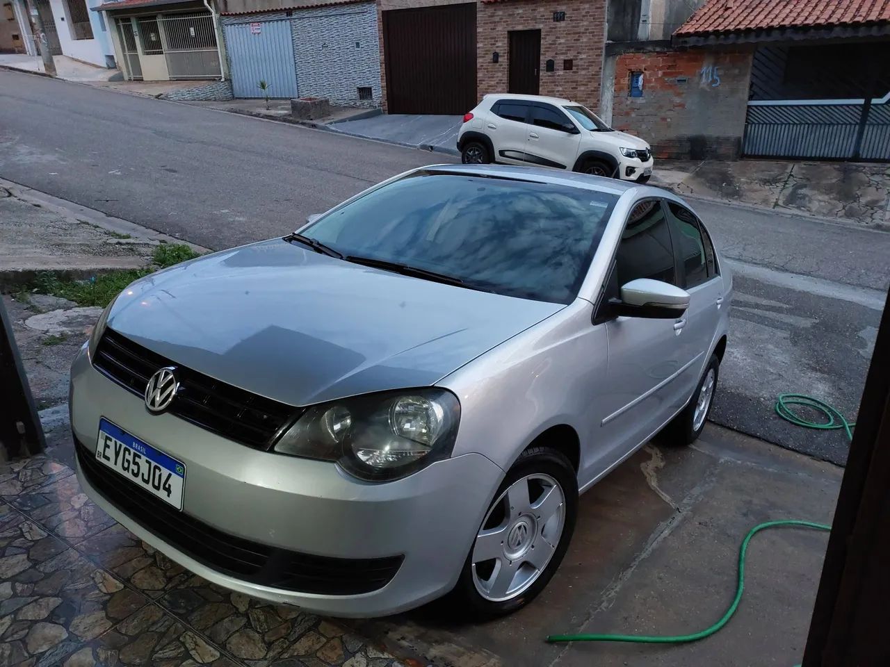 Volkswagen Polo Polo Sedan I MOTION 1.6 Total Flex 4p 2012