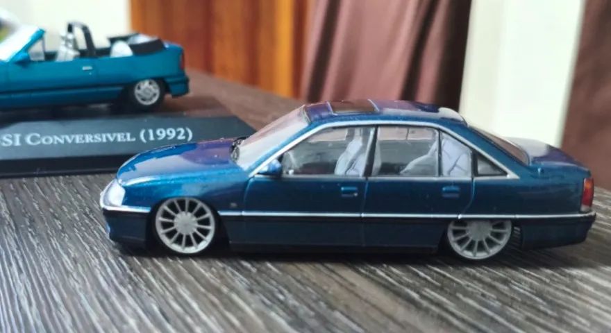 Miniatura Omega realista  - Foto 3