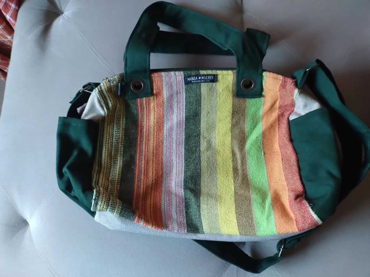 Bazar de Bolsas e Mochilas estilosas e coloridas - Foto 2