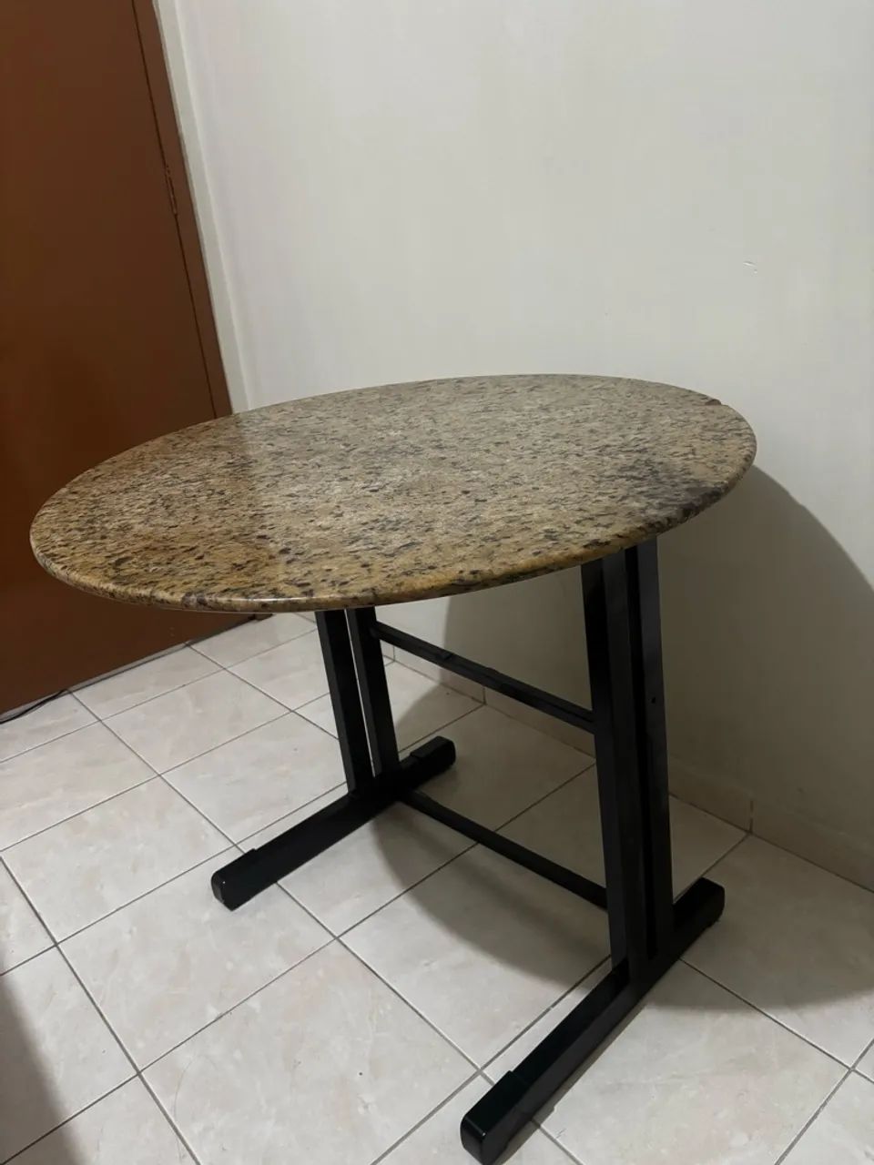 Mesa em Mármore - NOVA
