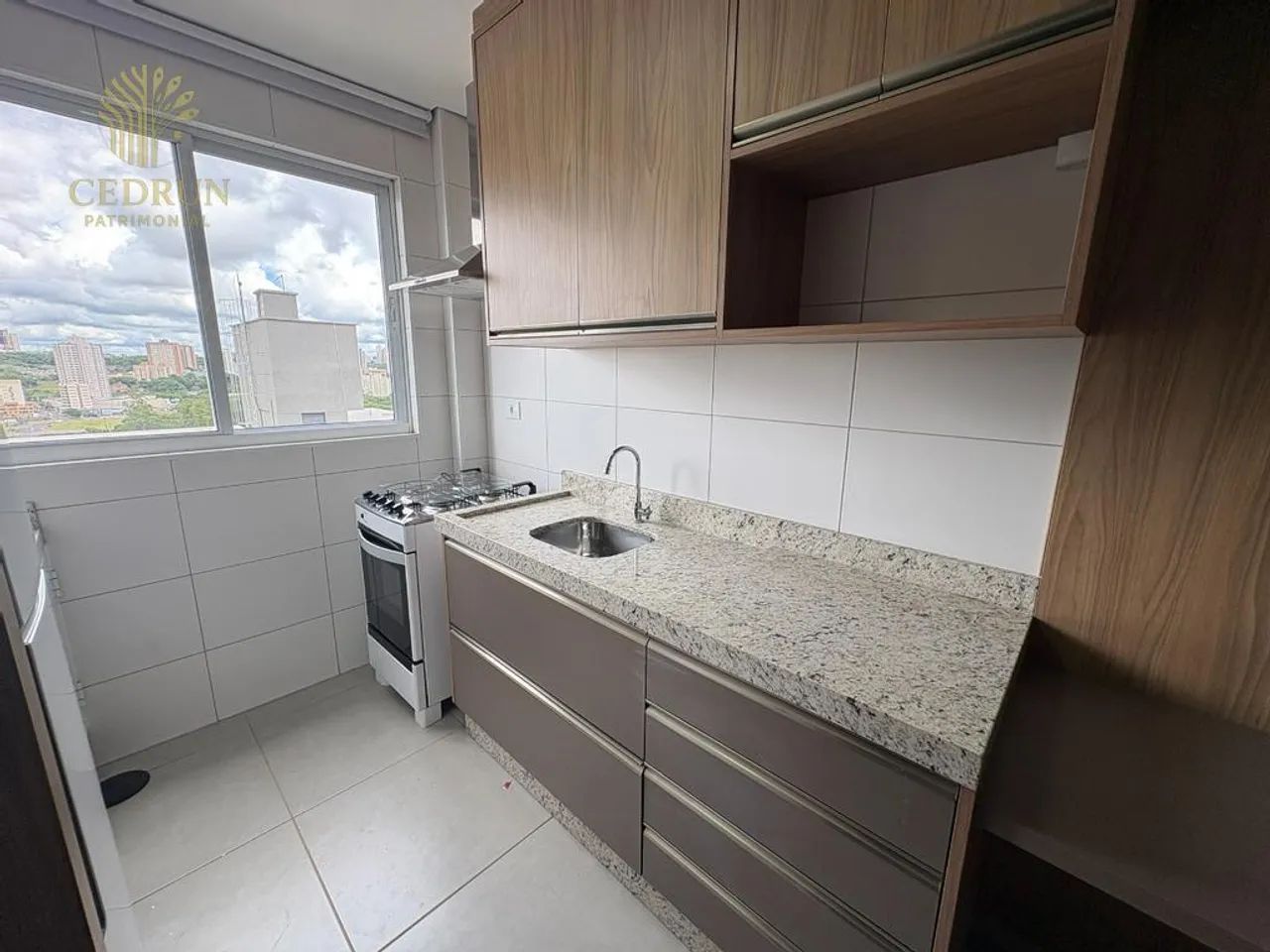 Apartamento para alugar em Maringá, Zona 08, com 1 quarto, com 28 m², Edifício Dom Casmurr - Foto 3