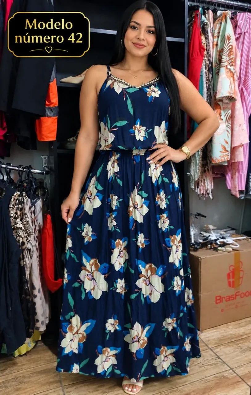 LOTE só de vestidos números variados 
