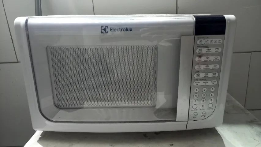 Microondas Eletrolux - Usado - Foto 2