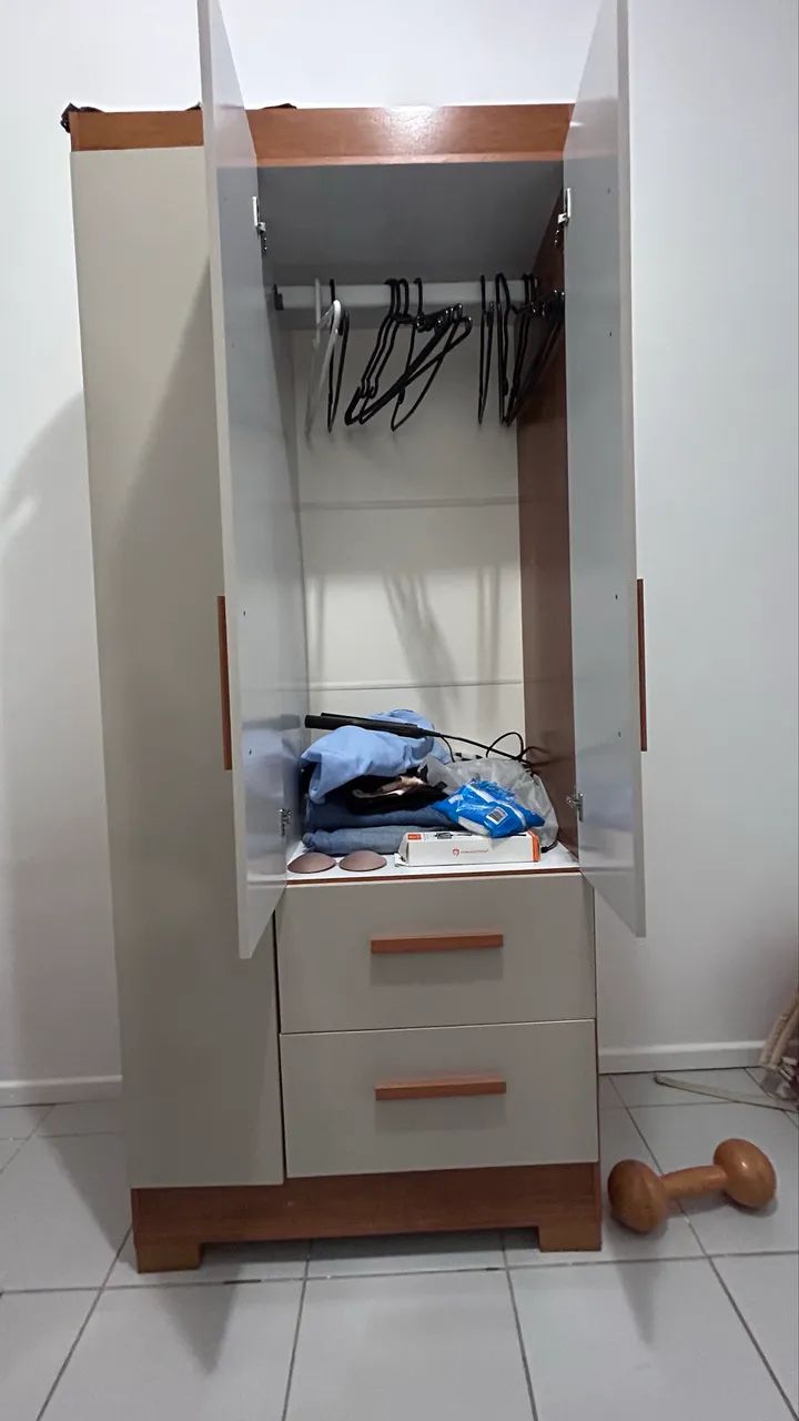 Guarda-roupa solteiro pequeno65082883165443122
