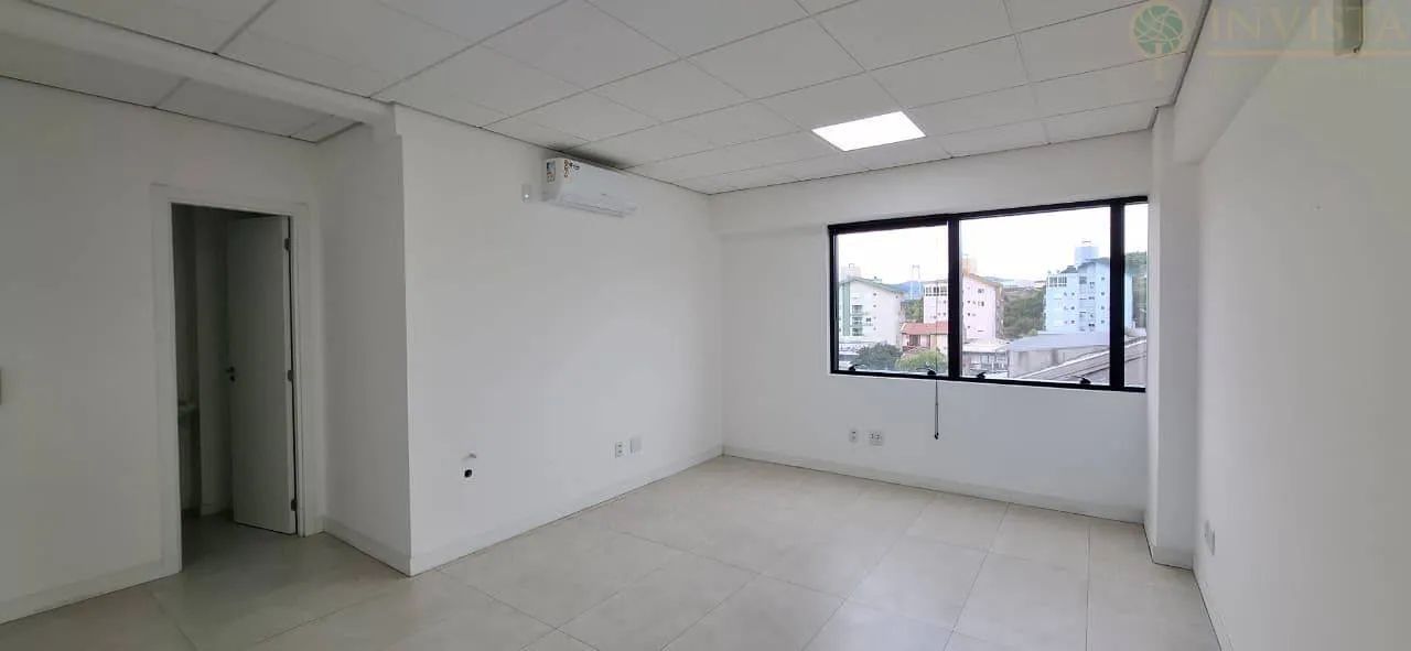 Sala comercial com vista mar para alugar no bairro Estreito