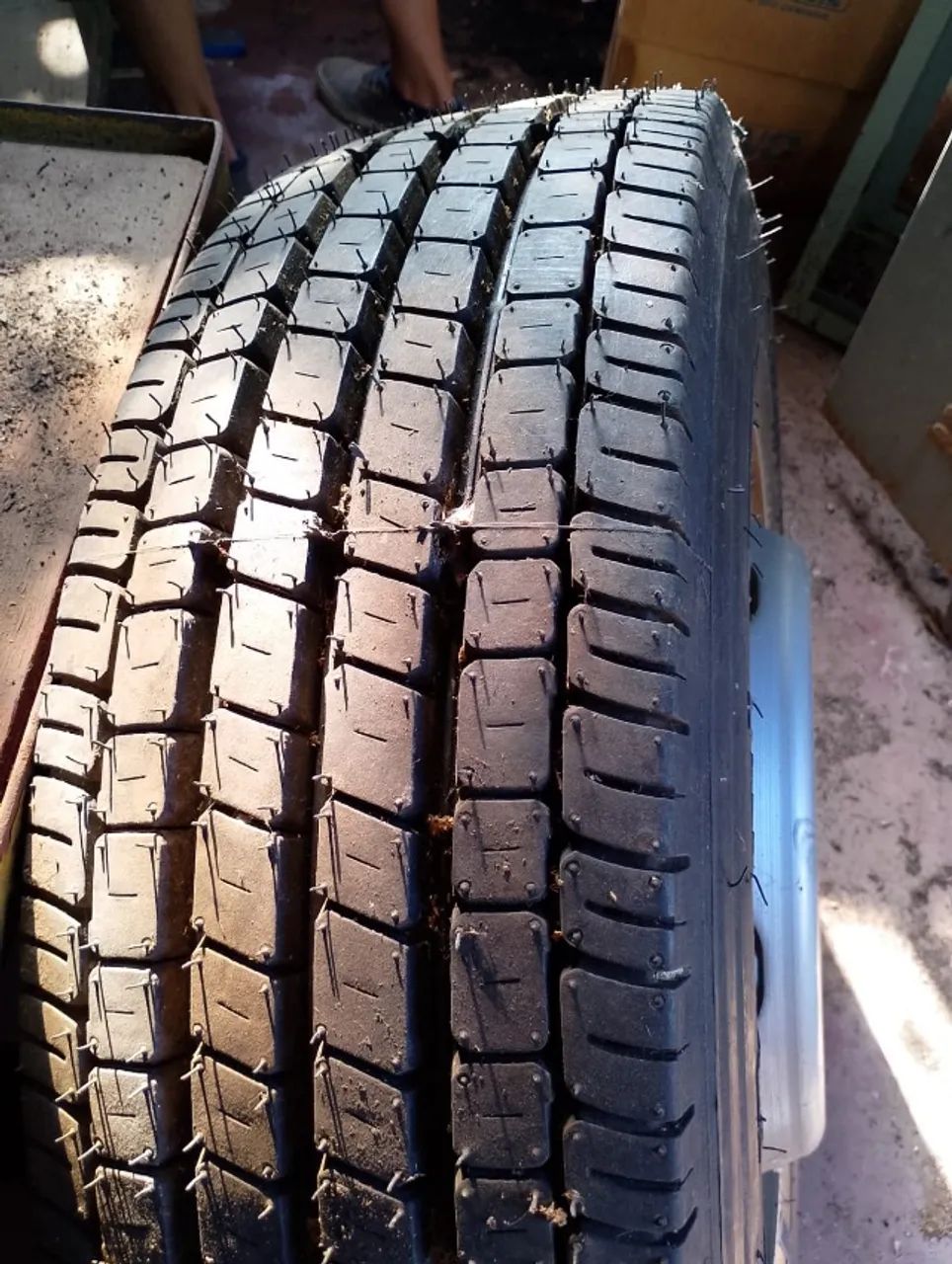 Pneu e Roda para 608D - Foto 3
