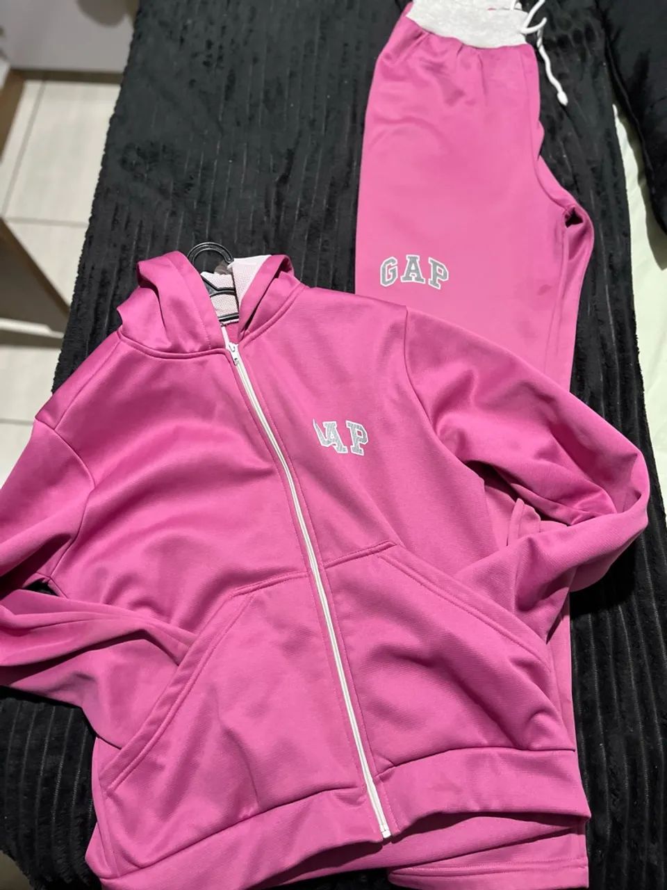 Conjunto de moletom rosa 