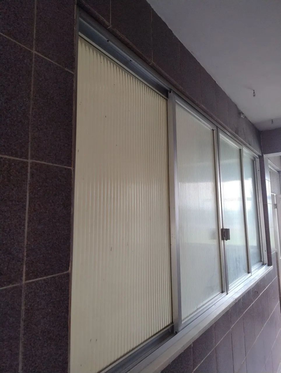 Semi-new aluminum windows64962668969985121